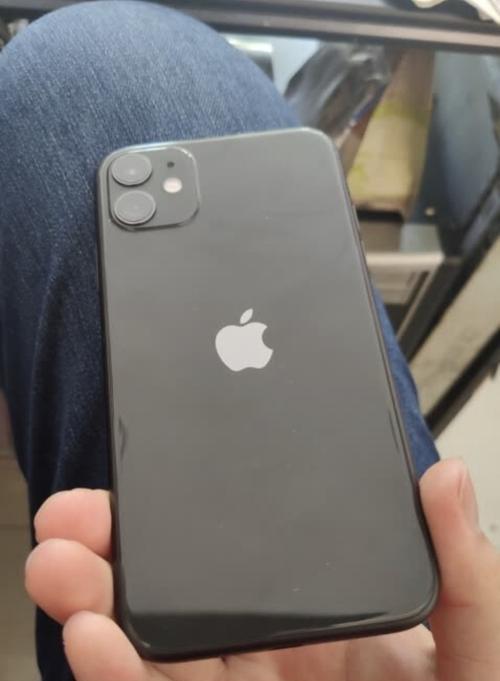 iPhone11双卡切换通话号码方法全解析（一机双号，轻松拨打不同号码）