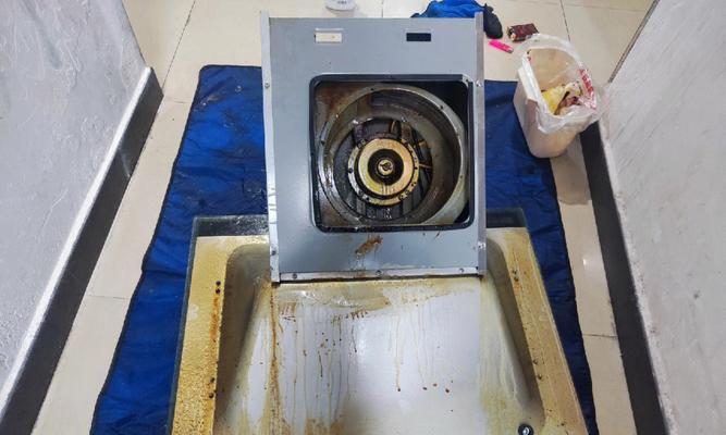 张家港面馆油烟机清洗方法（让你的油烟机焕然一新）