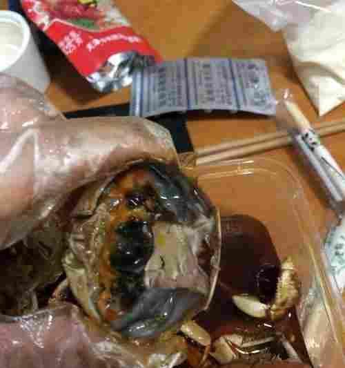 美国冰箱大闸蟹的处理方法（从挑选到烹饪）