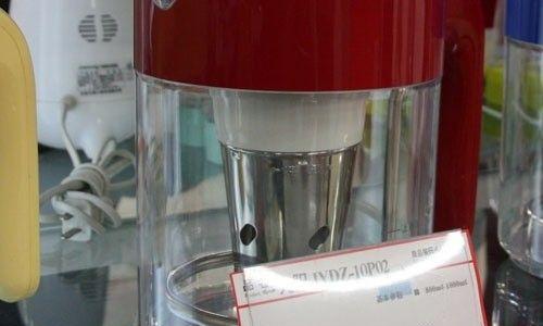 豆浆机进水了怎么办（应对豆浆机进水的紧急措施及维修方法）