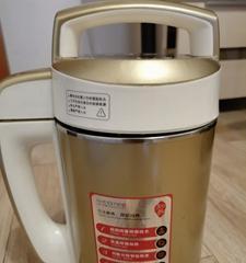 豆浆机外溢的原因及解决方法（探索豆浆机外溢的根源）