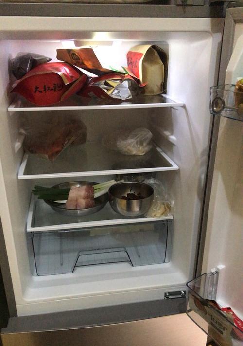 如何修理冰柜未能将东西冻住的问题（冰柜无法冻结食物的解决方法与技巧）