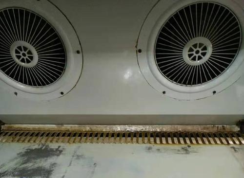 拆卸油烟机的正确方法（轻松拆卸油烟机）