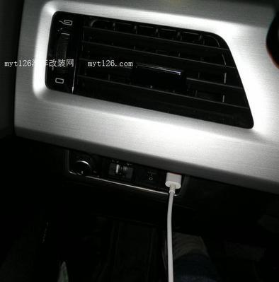 吉利博越扶手箱usb如何拆装？有教程吗？