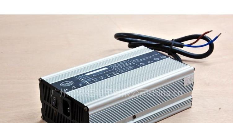 振特头充电器与普通充电器有何不同？选择时应注意什么？