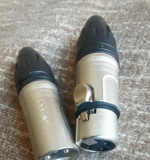 音箱的航空接头如何正确连接？