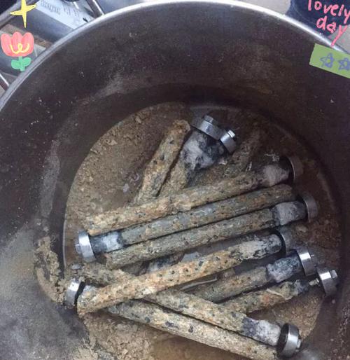 热水器中的镁棒有何作用？如何更换？